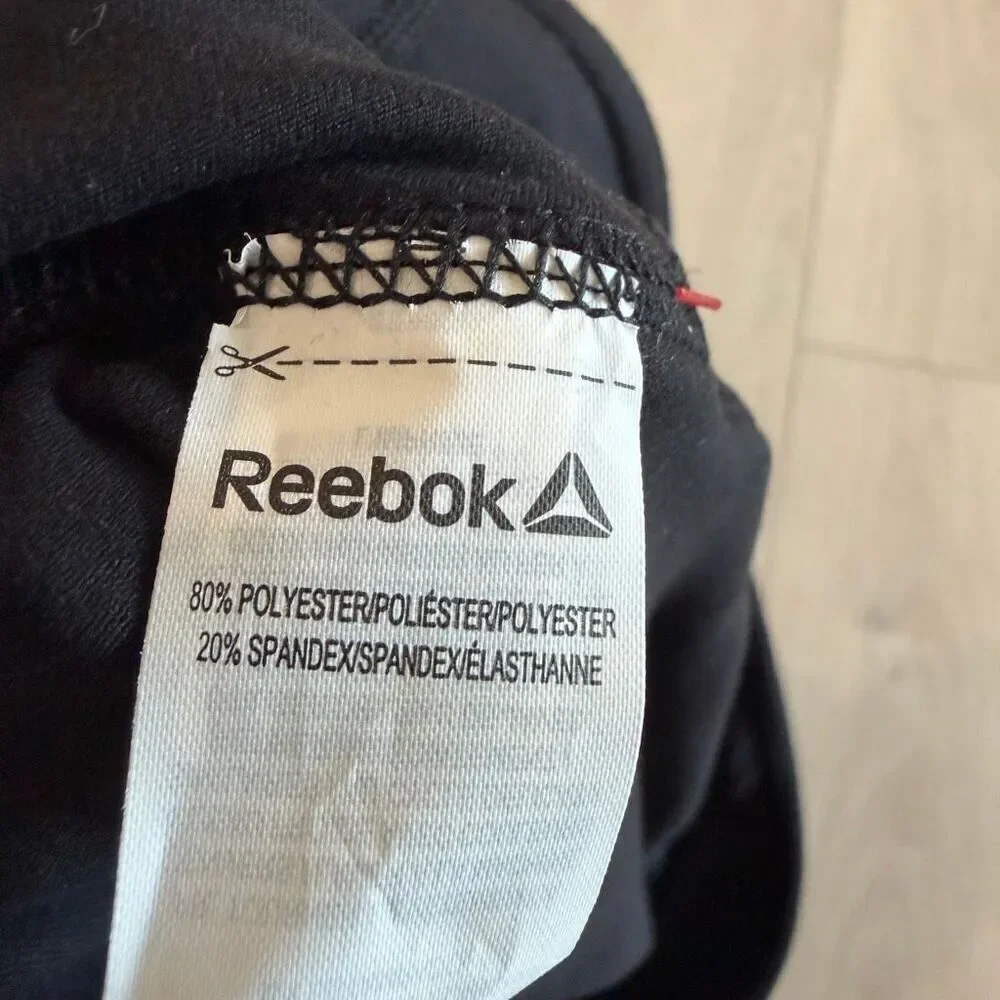 Reebok women’s skirt with inner short size XXL